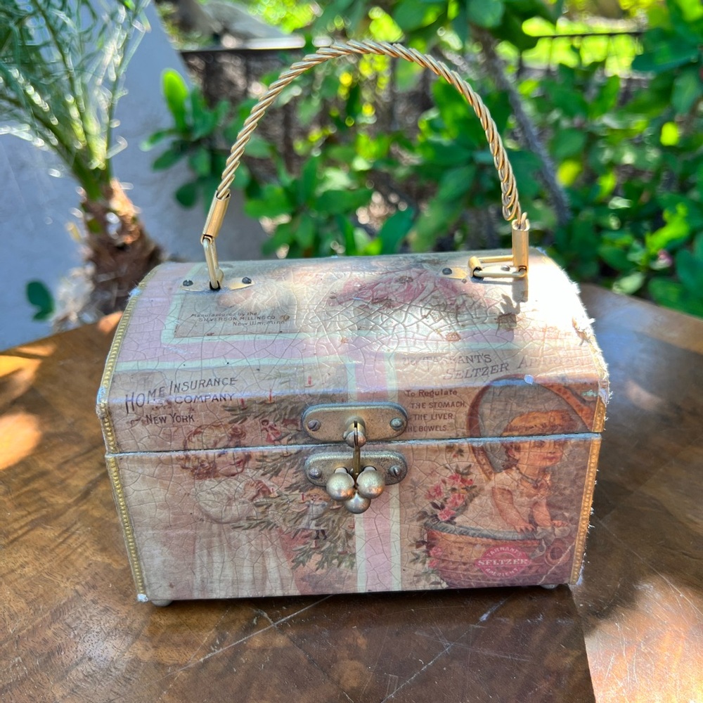 Vintage decoupage box purse - Picture 1 of 7